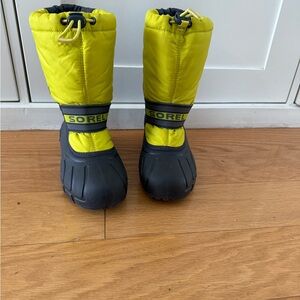 Sorel Neon and Black Snow Boots size 3 Youth kids boot. Like new. Worn 1x